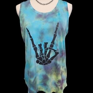 Tye dye skull hand rock tank top